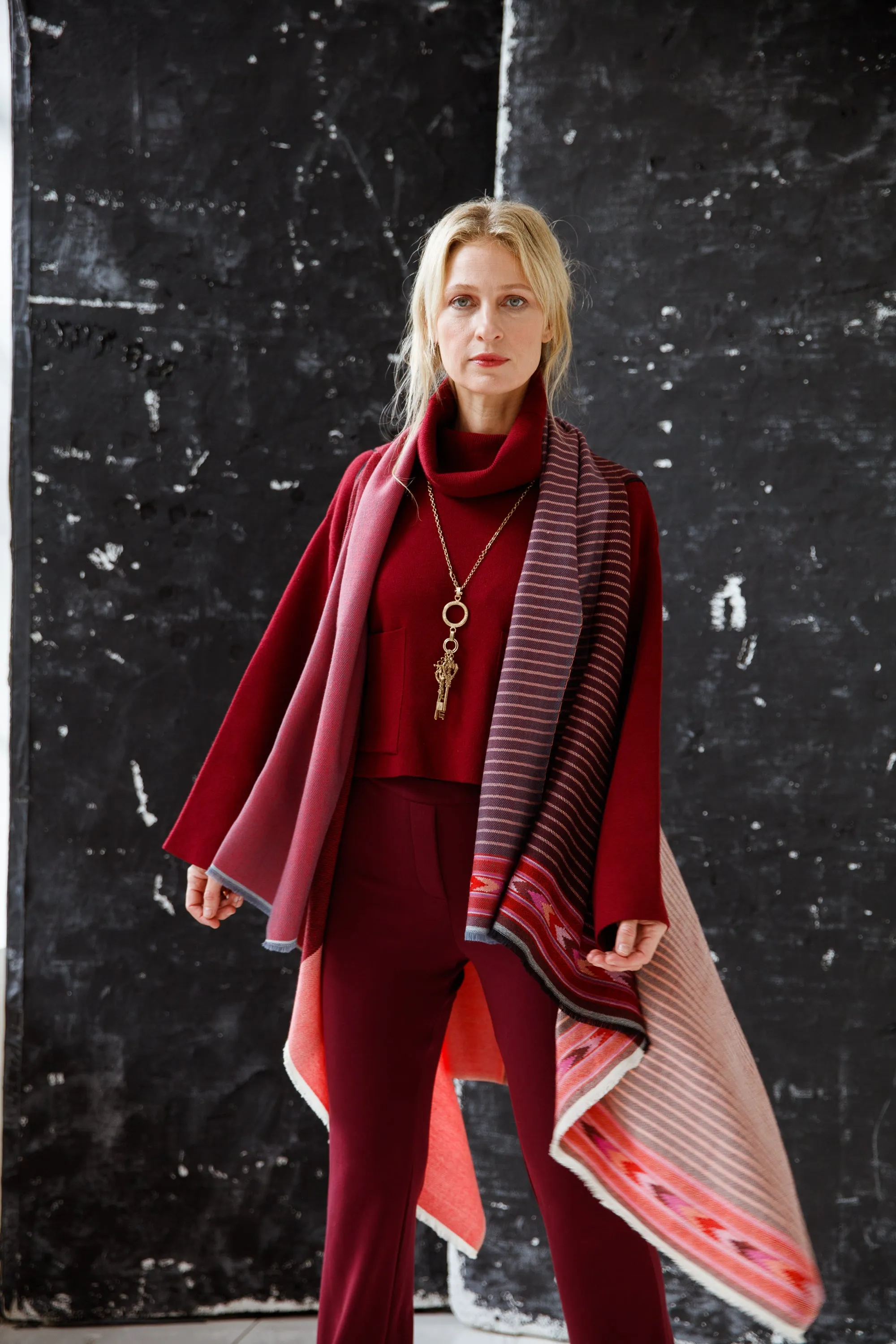 Light Wool Cape Fusion Red